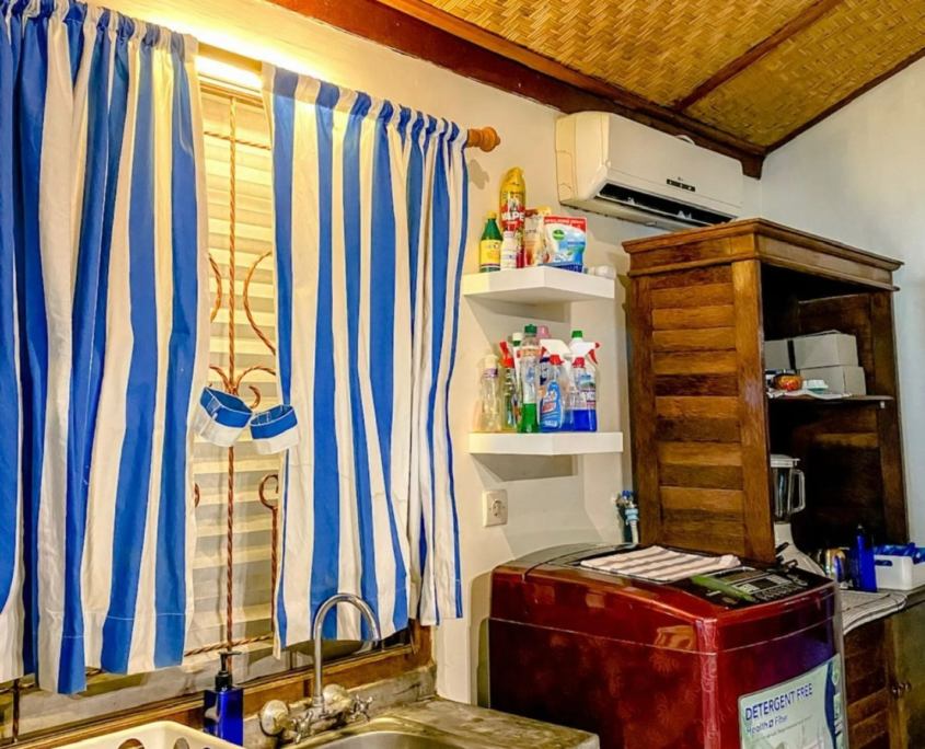 tattoo accommodation Lovina with kitchen and laundry